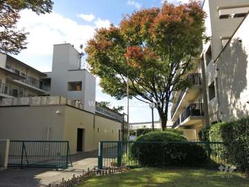 右がA棟、左がB棟です。