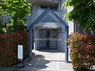 アーチの付いたエントランスアプローチ
