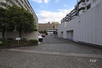 駐車場の出入り口　