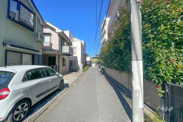 敷地南西側の前面道路