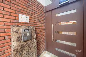 エントランス内はオートロック付きです。