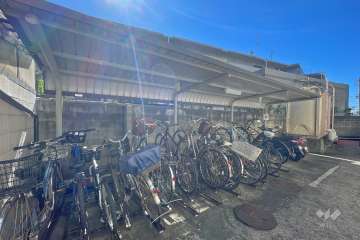 駐輪場（ルーフ付き）