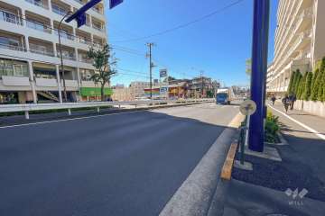 敷地南側の前面道路