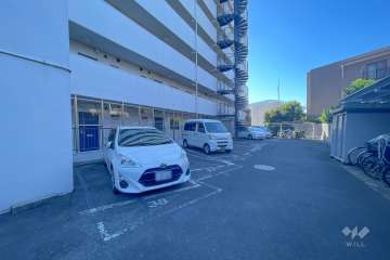 敷地内駐車場（屋外平面式）　　