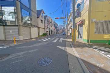 敷地東側の前面道路