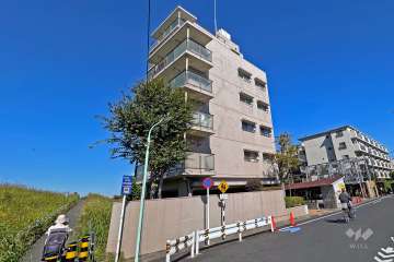 中銀田園調布マンシオンの外観（南西側から）