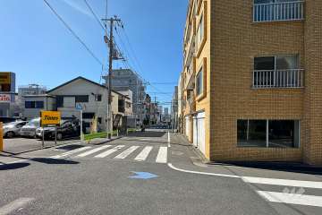 敷地南東側の前面道路