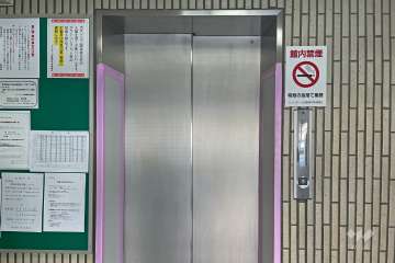エントランス内エレベーター