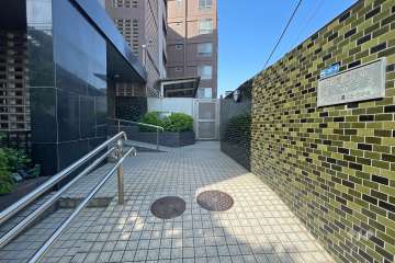 エントランスアプローチ　