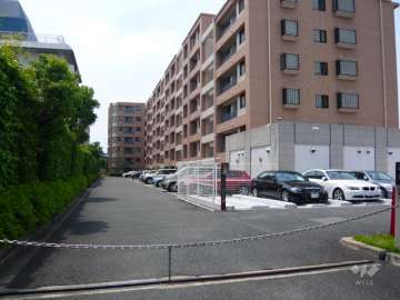 敷地内駐車場（ロボットゲート付き）
