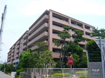 パークハイム夙川泉町の外観（南西側から）