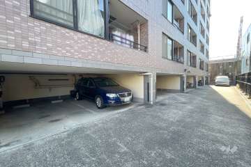 敷地内駐車場（屋内平面式）