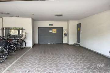 敷地内駐車場（屋内機械式）