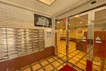 エントランスはオートロック付きです。