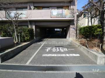 駐車場入口