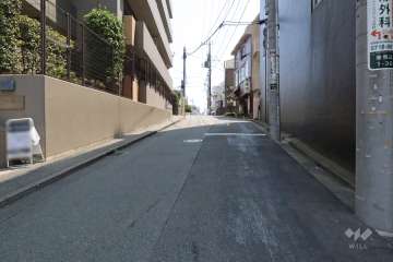 敷地南西側の前面道路
