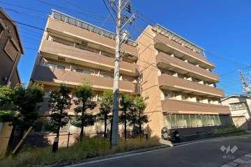 メインステージ多摩川の外観（南西側から）