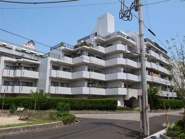 グランドヴィラ西宮の外観（南西側から）