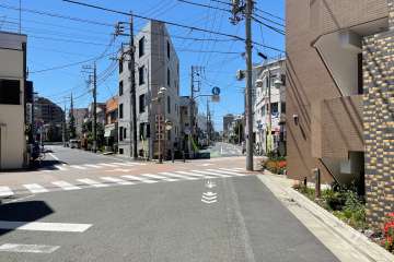 敷地南西側の前面道路