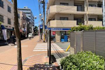 敷地北西側の前面道路