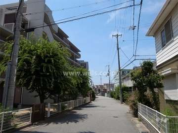 敷地北西側の前面道路