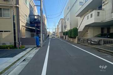 敷地南側の前面道路