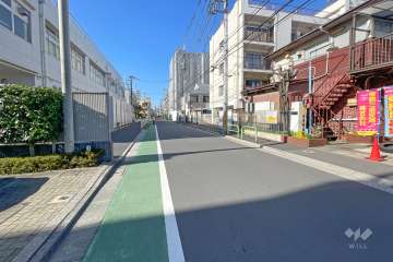 敷地北東側の前面道路　