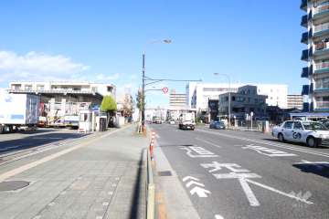 敷地北西側の前面道路