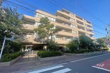 ベルヴィサンハイツの外観（西側から）