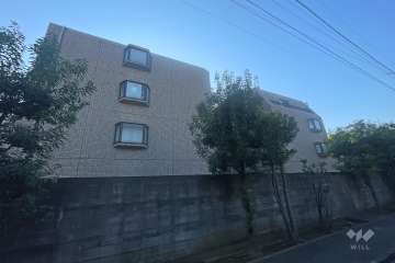 ベルヴィサンハイツの外観（東側から）