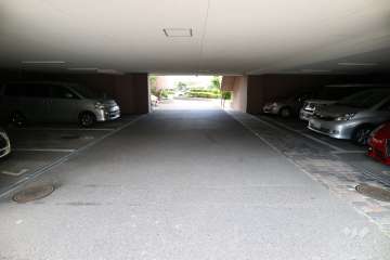 敷地内駐車場（屋内平面式）