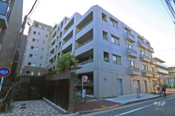 クレッセントバードスクエアの外観（北東側から）