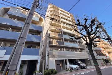 ルリオン大鳥居の外観（南西側から）