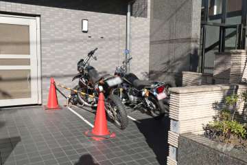 バイク置場　