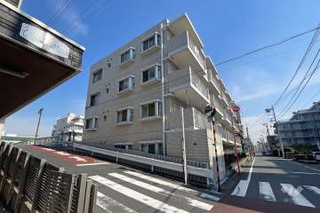 クリオ蒲田東ホームズの外観（南西側から）