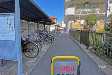 駐輪場（敷地南西側）