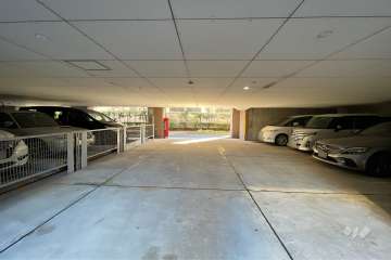 敷地内駐車場（屋内平面式）