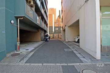 敷地南西側通路（北西側から）