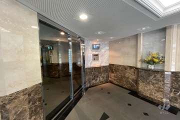 エントランスはオートロック付きです。