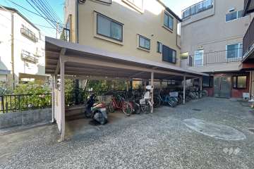 駐輪場とバイク置場