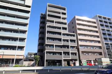 ステージグランデ蒲田アジールコートの外観(西側から)