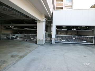 敷地内駐車場（屋内機械式）