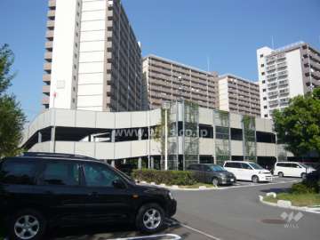 立体駐車場もあります。