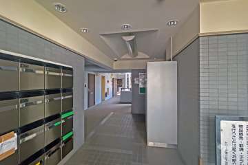 エントランス内