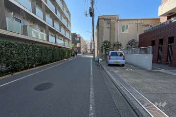 敷地南側の前面道路　