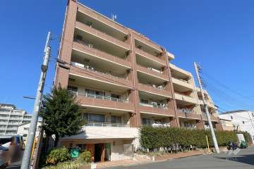 ミオカステーロ雪ヶ谷アルテパラッツォの外観（南側から）