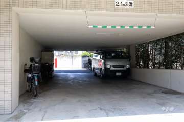 敷地内駐車場（屋内平面式）