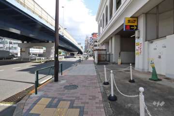 敷地北東側の前面道路