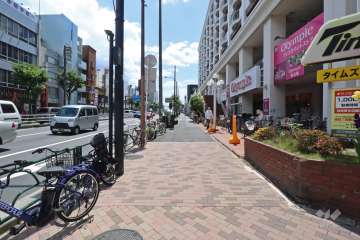 敷地南東側の前面道路