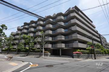 ステイツ甲子園口の外観（南西側から）